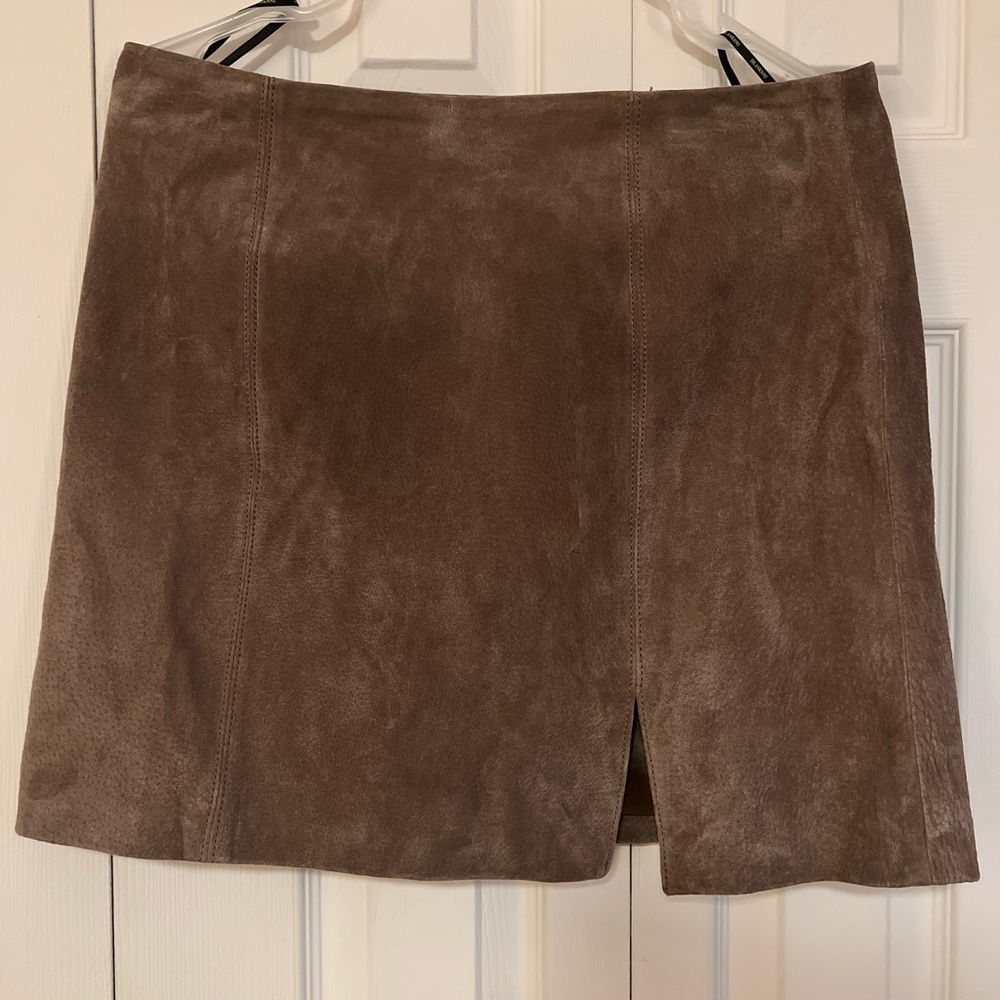 BLANKNYC Suede Taupe Skirt NWT SZ 30 zip back